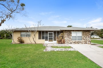 207 PINE GLEN ENGLEWOOD, FL 34223